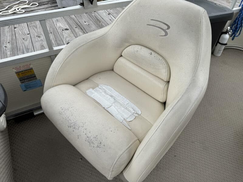 2002 Bennington 257L Pontoon Boat