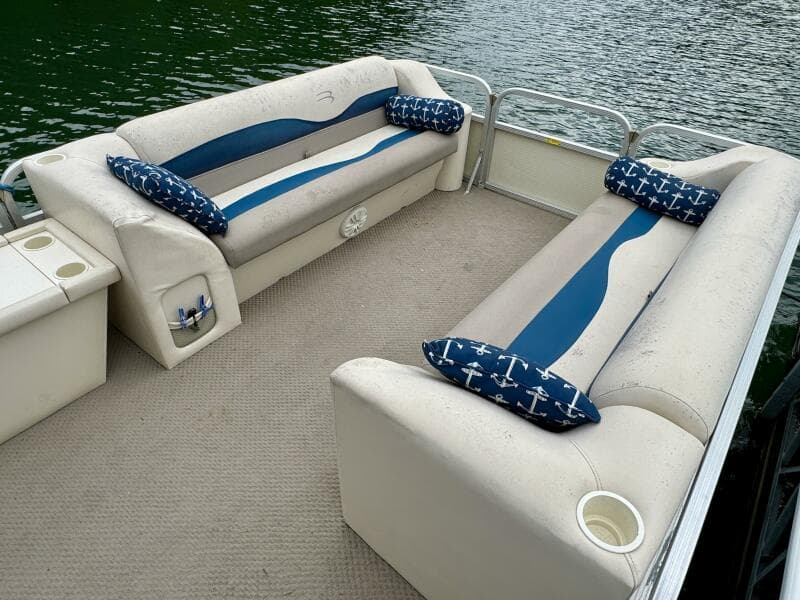2002 Bennington 257L Pontoon Boat