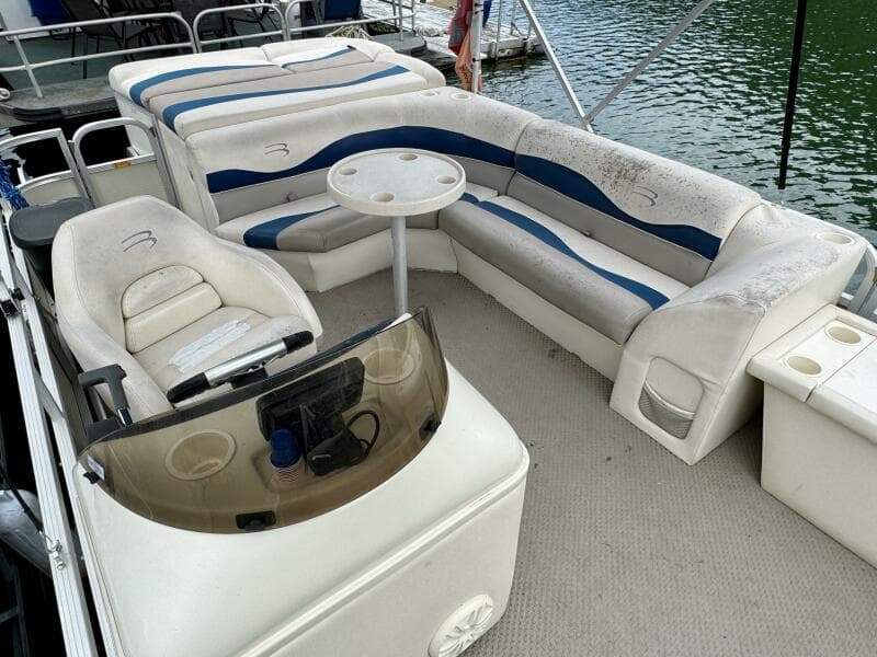 2002 Bennington 257L Pontoon Boat