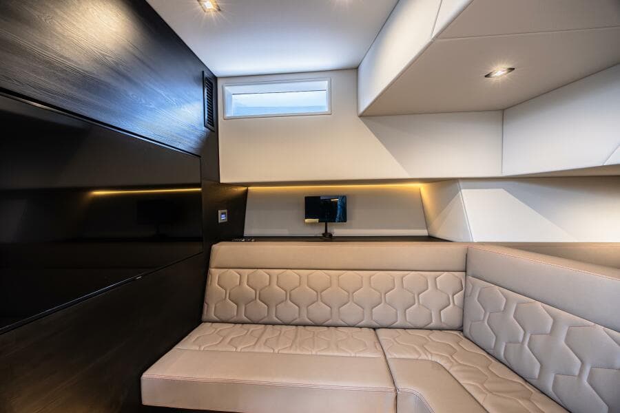 2023 Vanquish Yachts VQ58