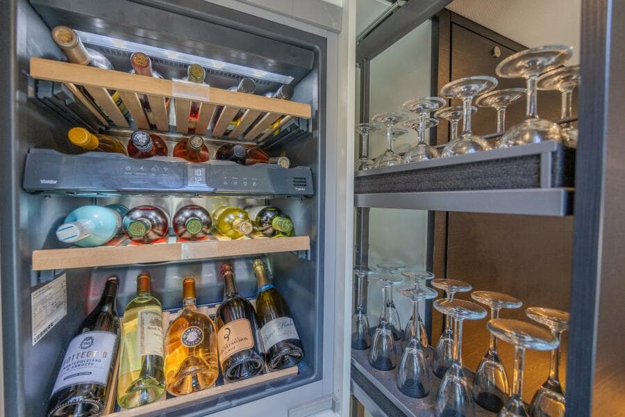 2023 Vanquish Yachts VQ58