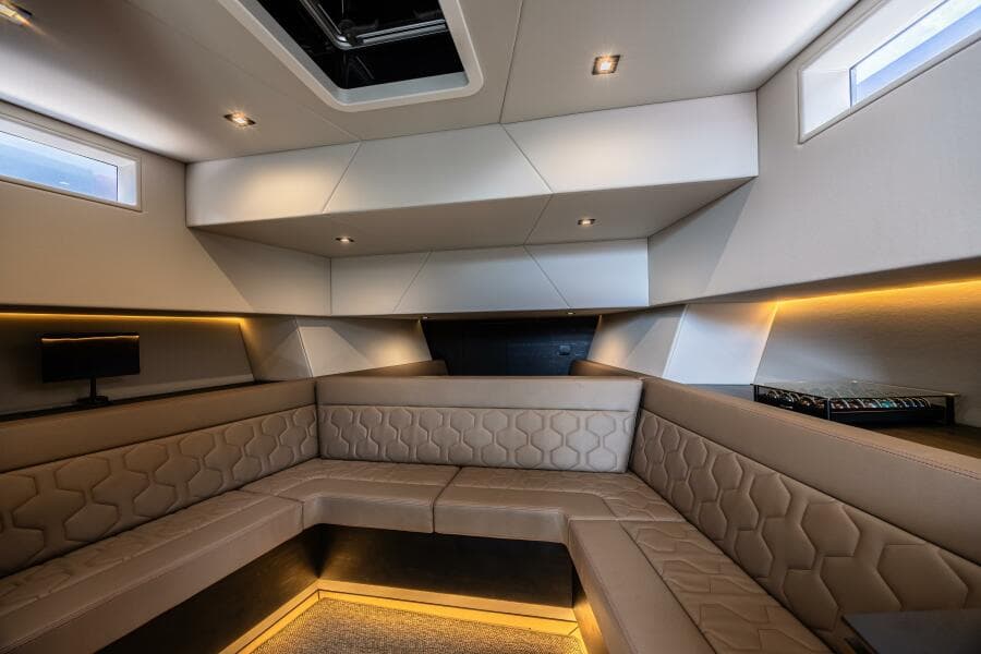 2023 Vanquish Yachts VQ58