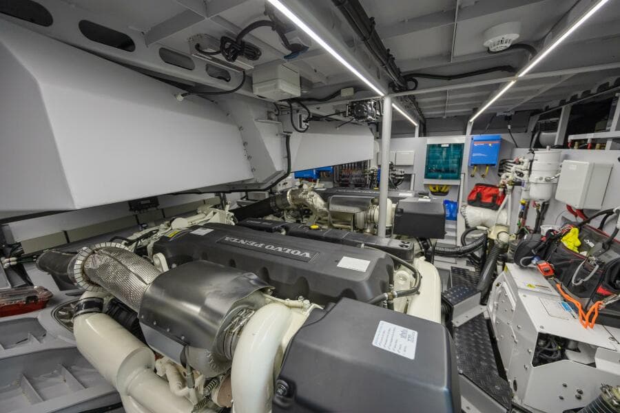 2023 Vanquish Yachts VQ58