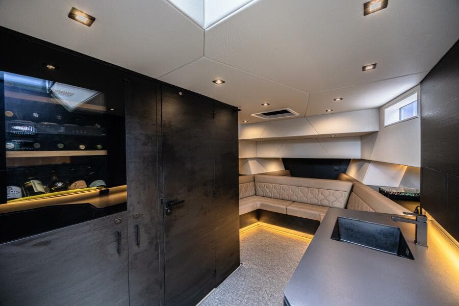 2023 Vanquish Yachts VQ58