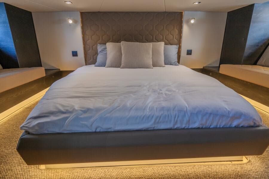 2023 Vanquish Yachts VQ58