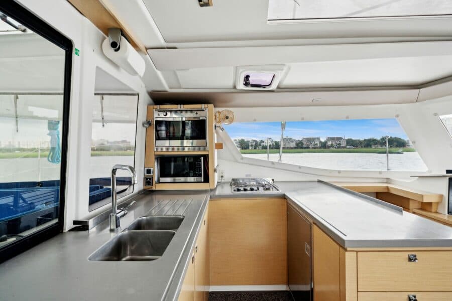 2014 Fountaine Pajot  - Photo 35