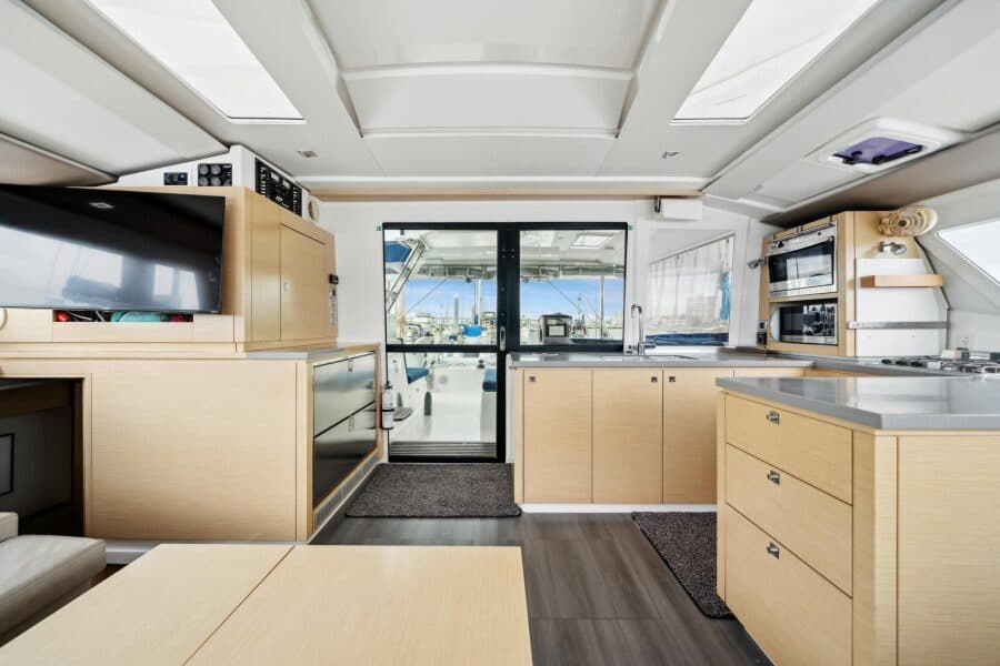 2014 Fountaine Pajot  - Photo 37