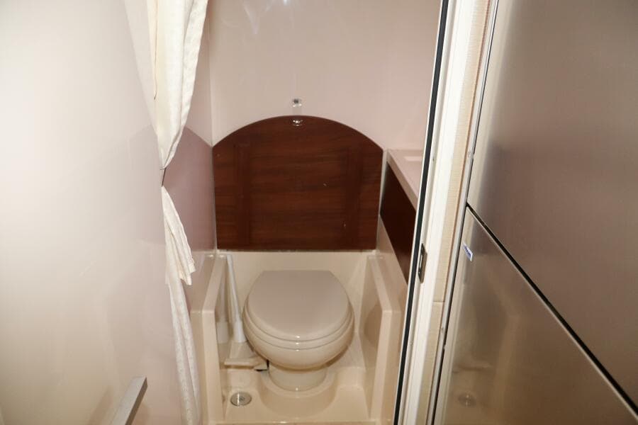 2015 Sea Ray 410 Sundancer- SOMEDAY- Head