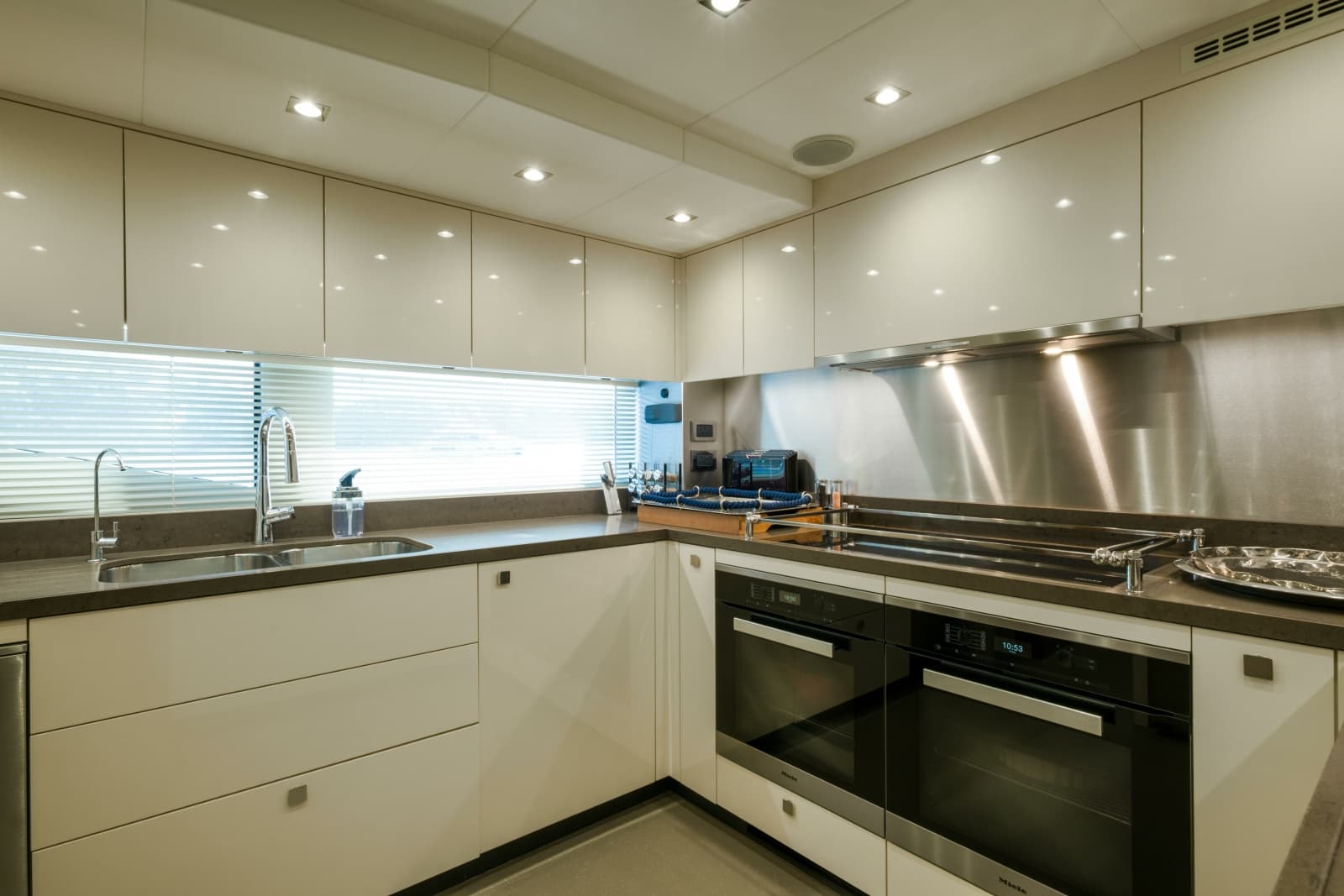 2018 Sunseeker Sunseeker 116 Yacht