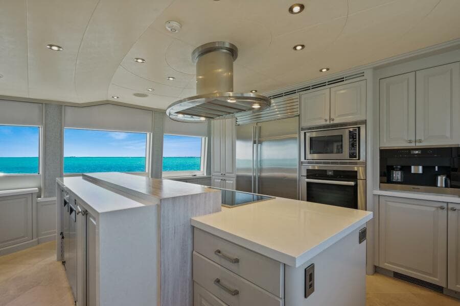 2004 Crescent Raised Pilothouse