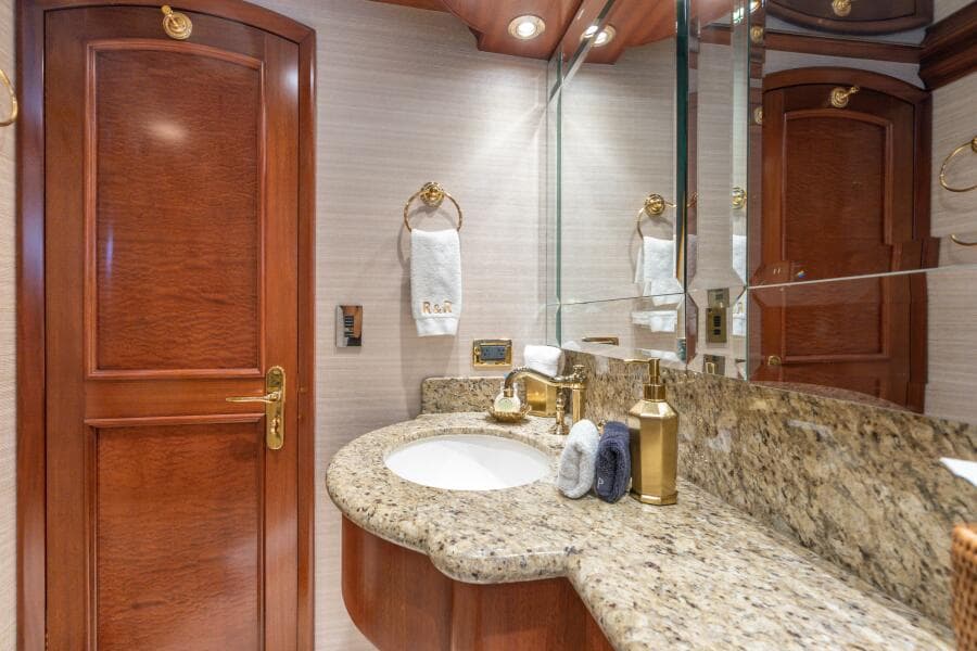 Queen Guest Ensuite