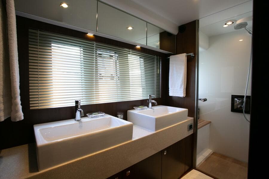 2014 Fairline Squadron 65