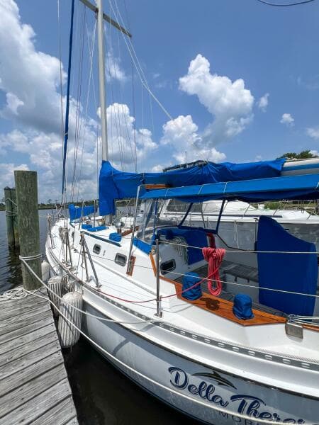 1986 Tayana Vancouver 42