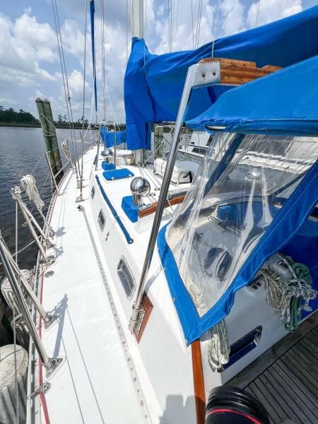 1986 Tayana Vancouver 42