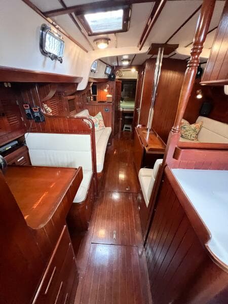 1986 Tayana Vancouver 42