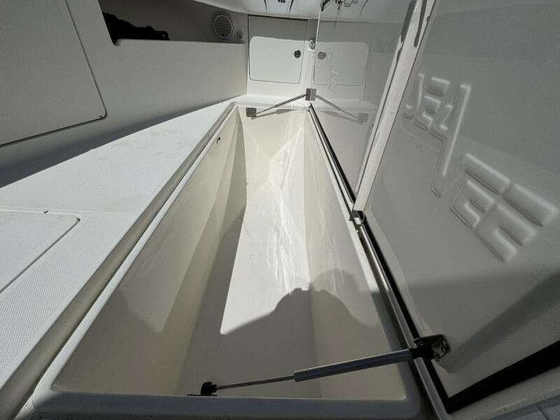 2014 SeaVee 390B Center Console