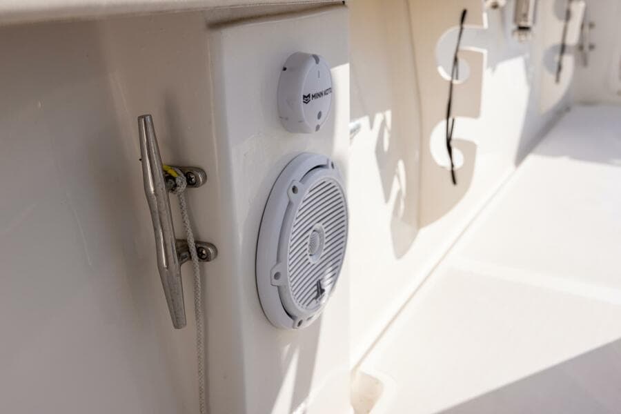 2018 Jupiter 26 FS boat interior with speaker and cleat detail.
