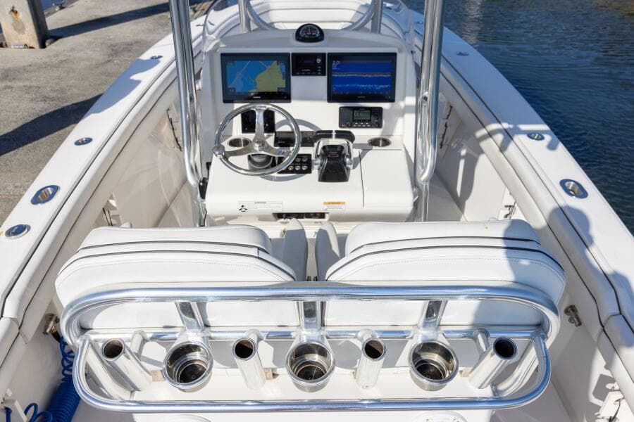 2018 Jupiter 26 FS boat cockpit with modern navigation system and sleek design.