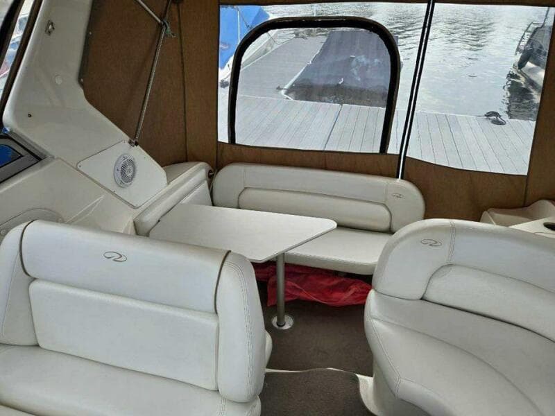 2003 Regal 2860 Commodore