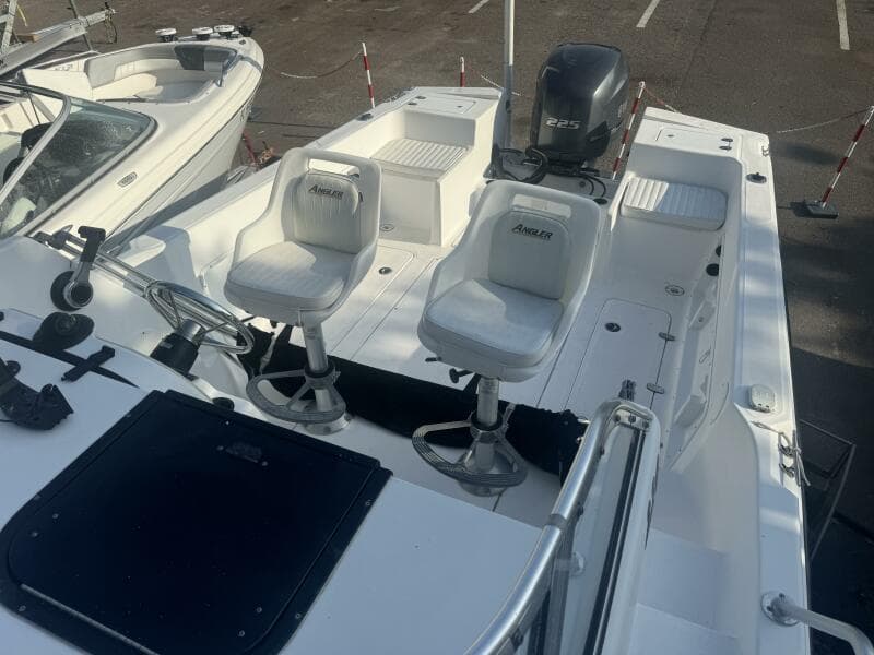 2004 Angler 220 Walkaround