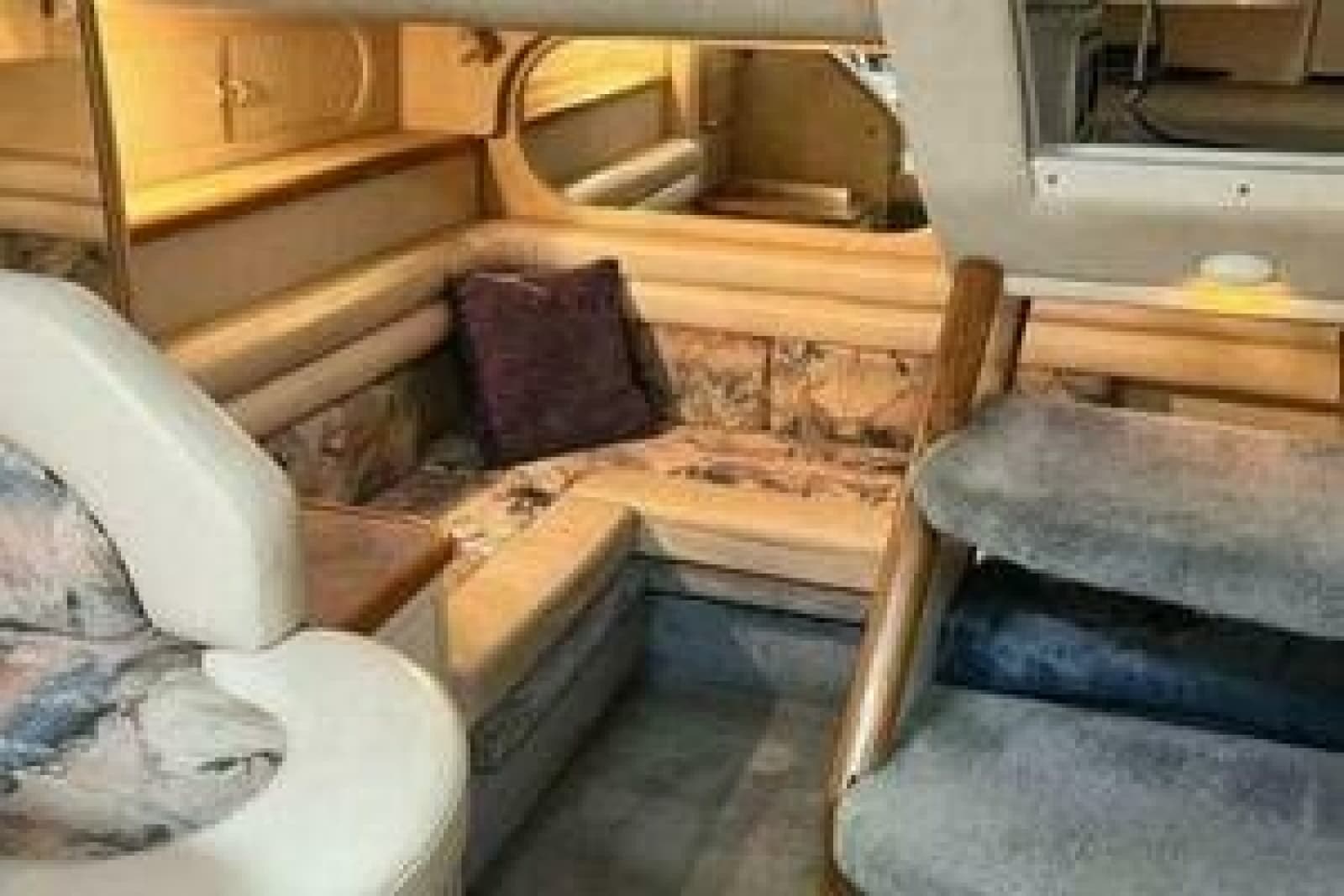 1996 Sea Ray 330 Express Cruiser - Photo 16