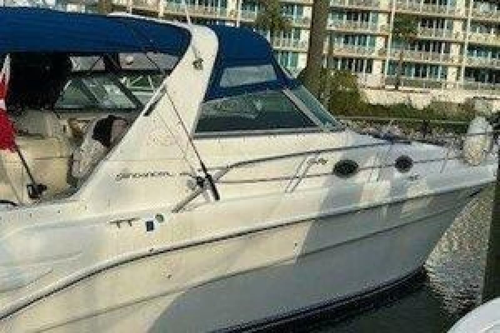 1996 Sea Ray 330 Express Cruiser - Photo 2