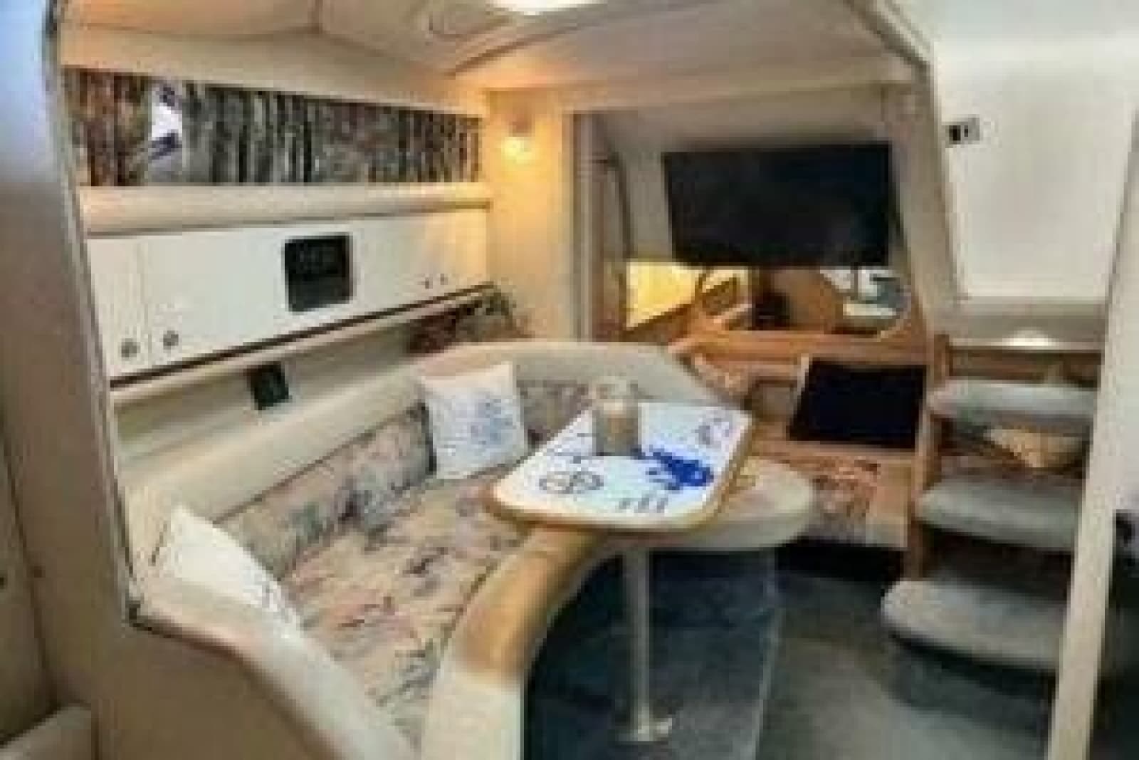 1996 Sea Ray 330 Express Cruiser - Photo 7