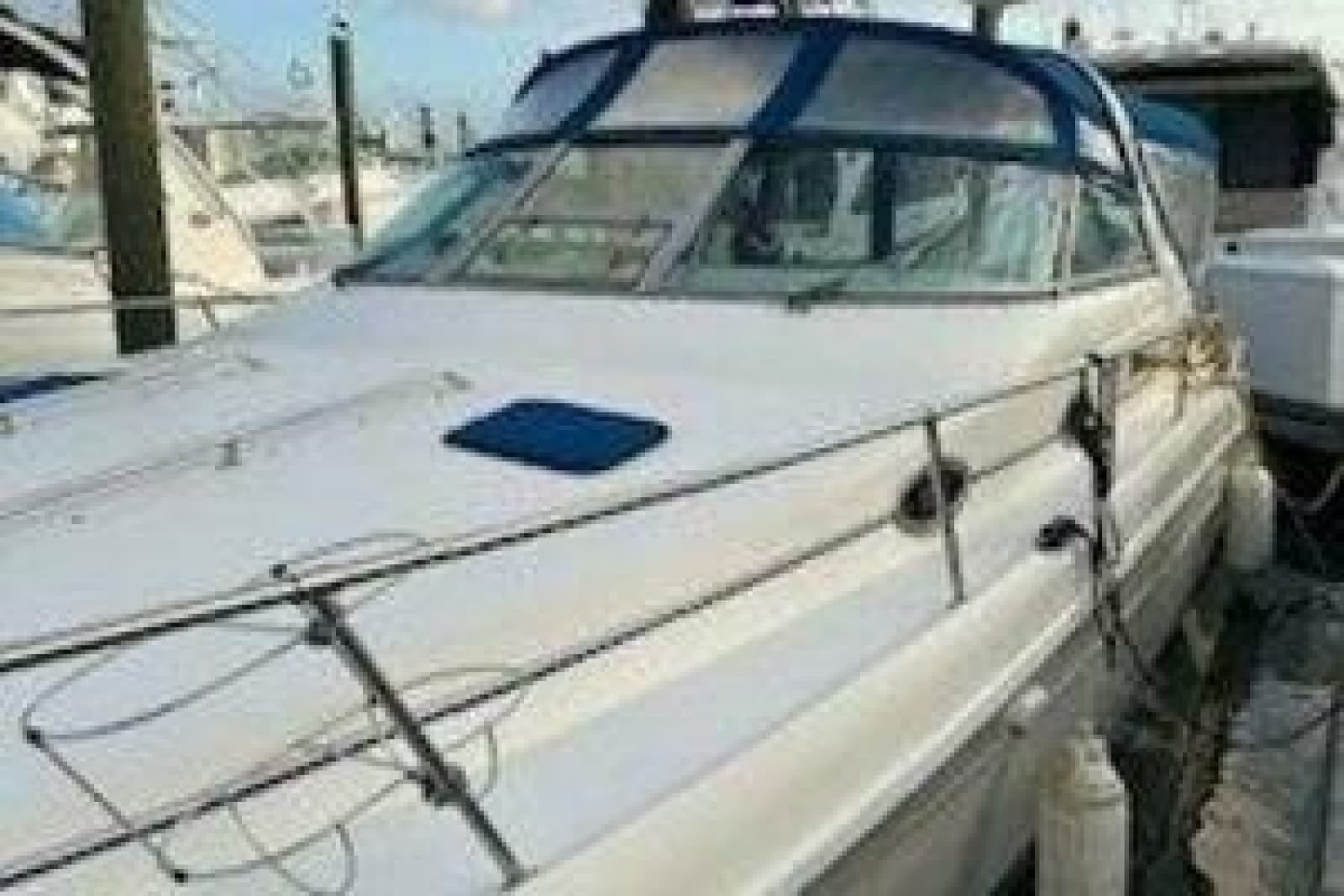 1996 Sea Ray 330 Express Cruiser - Photo 3