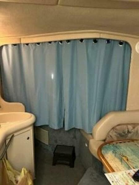 1996 Sea Ray 330 Express Cruiser