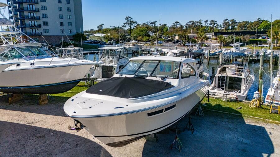 Pursuit 365 MISS MORGAN III - Exterior 