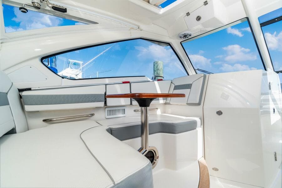 Pursuit 365 MISS MORGAN III - Helm Seating 