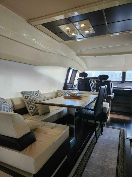 2014 Azimut Flybridge