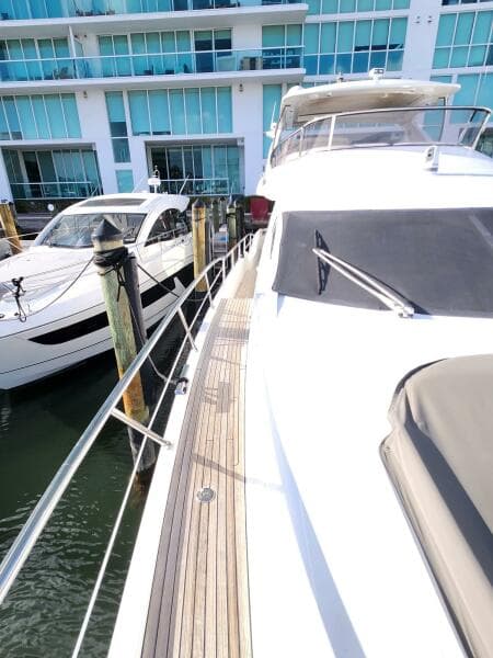 2014 Azimut Flybridge