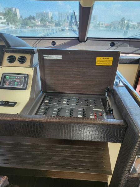 2014 Azimut Flybridge