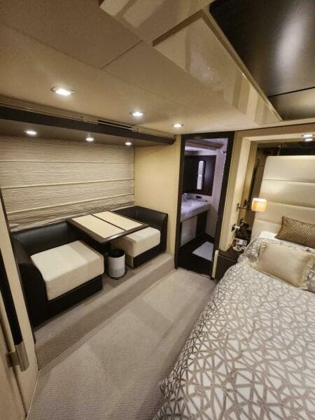 2014 Azimut Flybridge