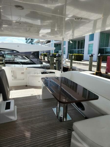 2014 Azimut Flybridge