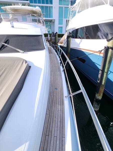 2014 Azimut Flybridge