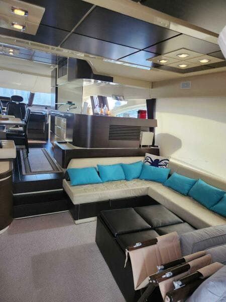 2014 Azimut Flybridge