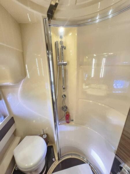 2014 Azimut Flybridge