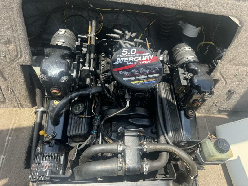 2003 Bayliner 212 Capri Cuddy Cabin