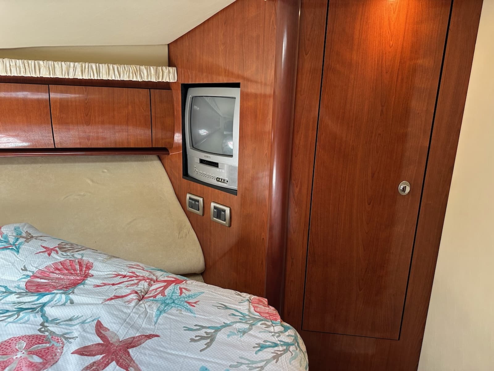 2004 Sea Ray 420 Sundancer