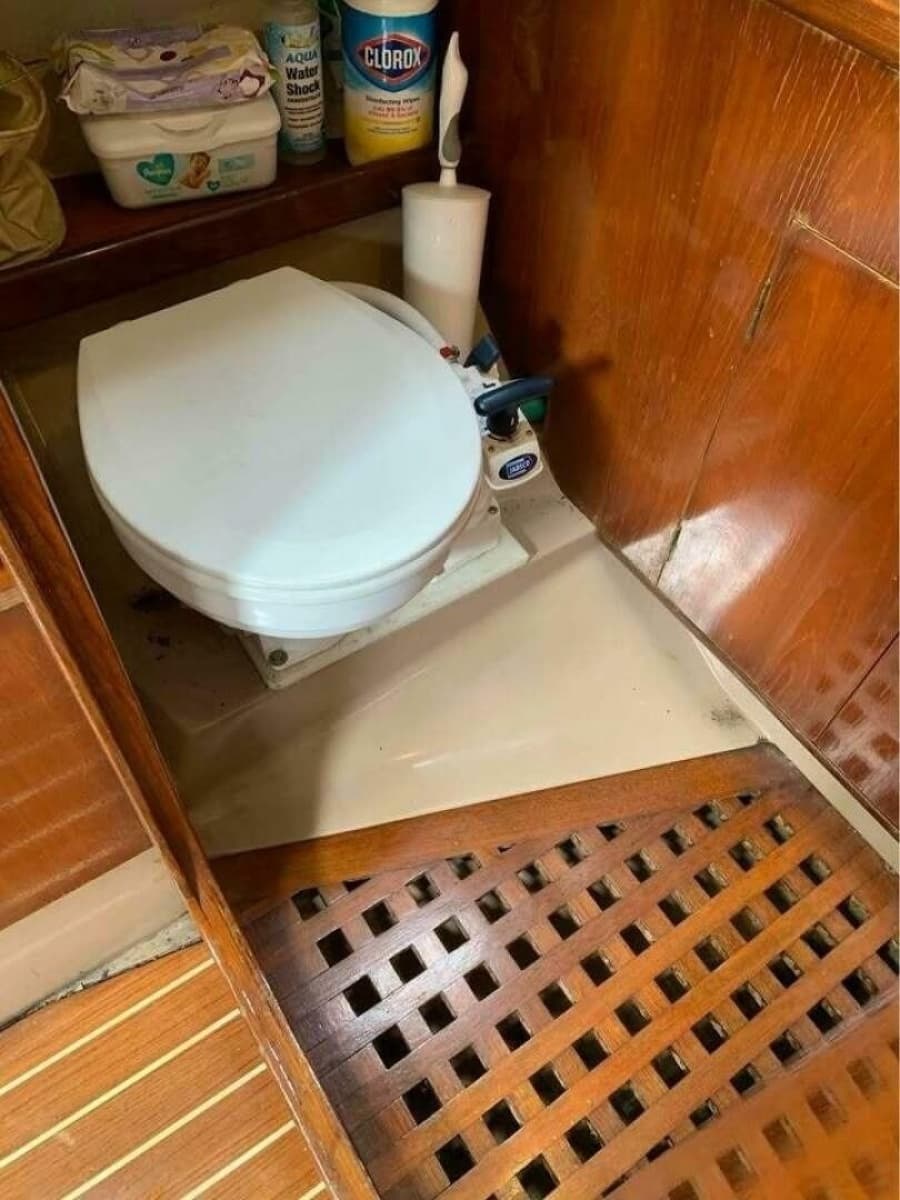1984 Beneteau First 42 - Photo 15