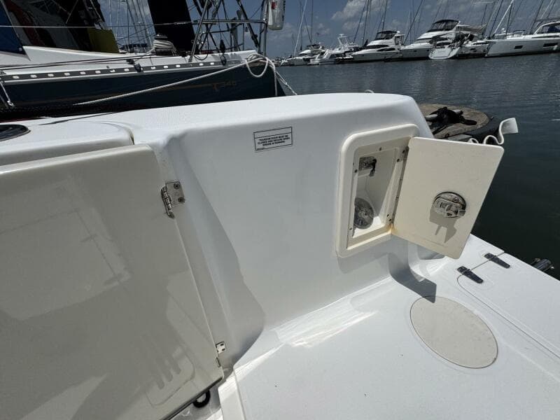 2011 Boston Whaler 305 Conquest