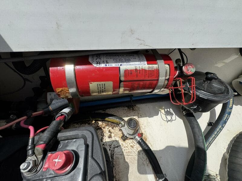 2011 Boston Whaler 305 Conquest