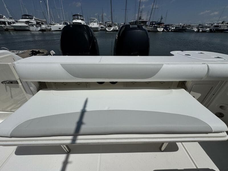 2011 Boston Whaler 305 Conquest