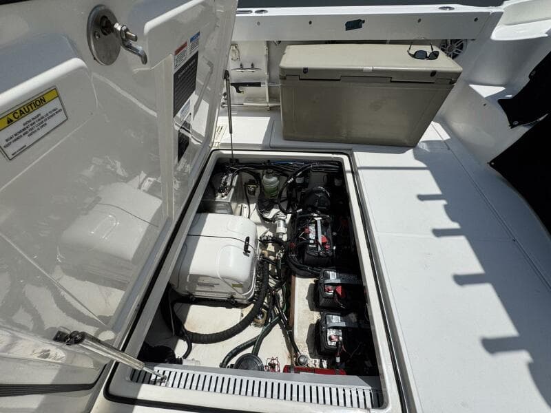 2011 Boston Whaler 305 Conquest