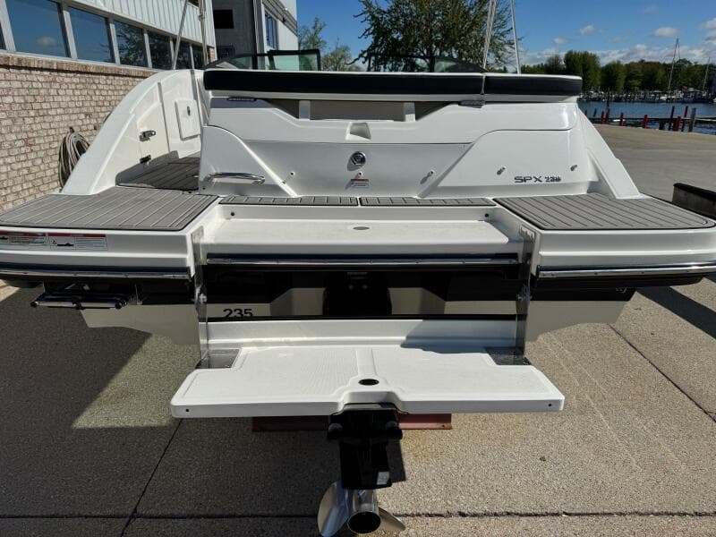2022 Sea Ray 230 SPX - Photo 6