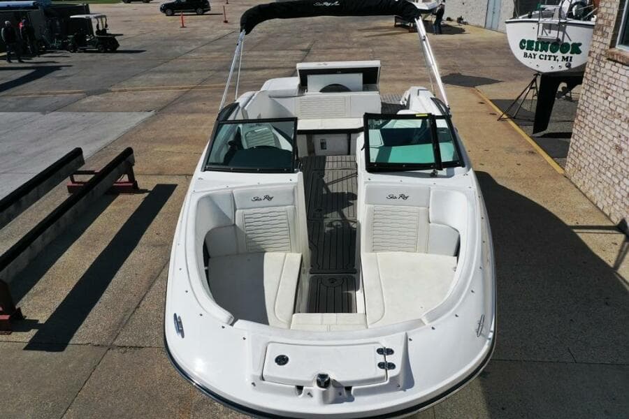 2022 Sea Ray 230 SPX - Photo 18