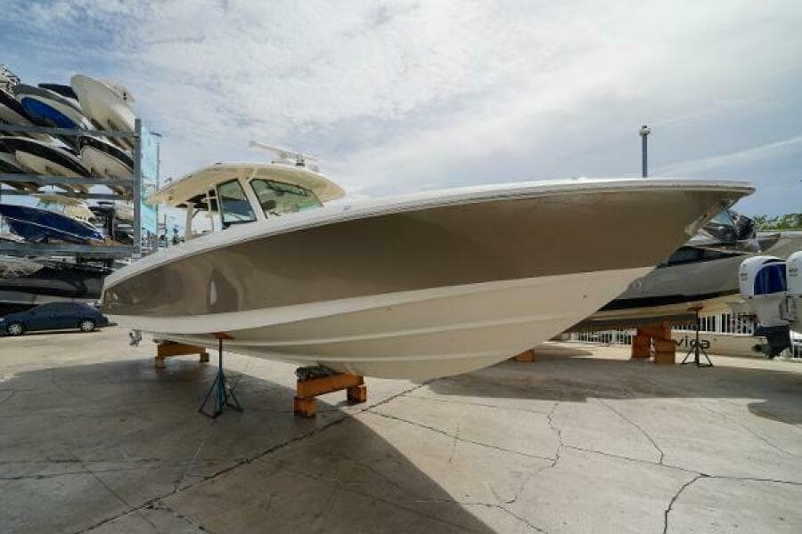 2018 Boston Whaler 380 Outrage