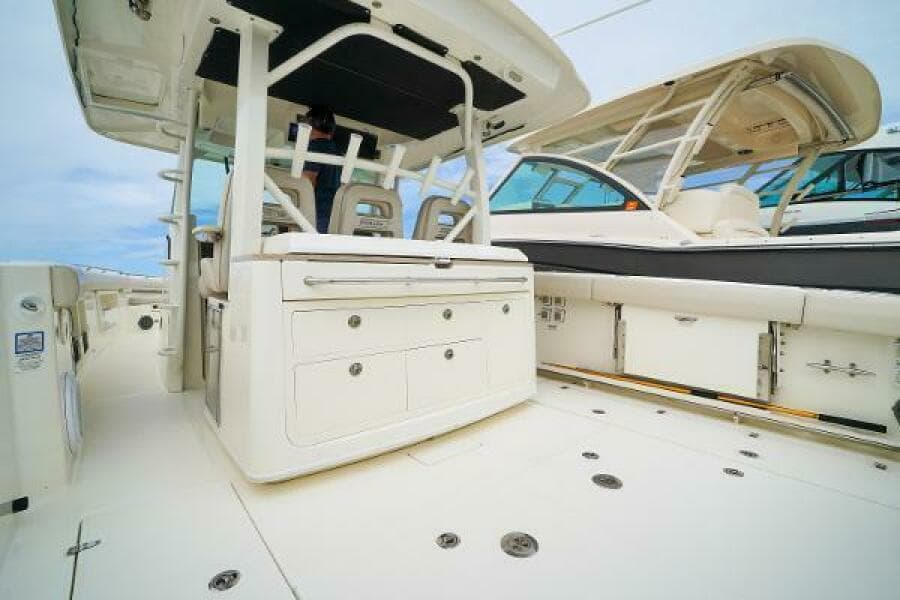 2018 Boston Whaler 380 Outrage